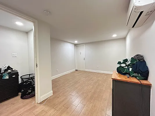 Rented by Lang Realty LLC | media 33