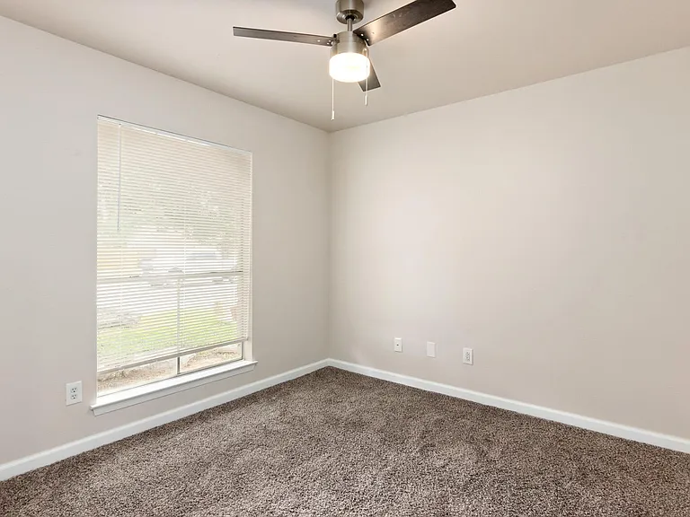 5915 Cliff Trail Dr — Photo 19