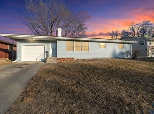 608 S Annway Dr, Sioux Falls, SD 57103