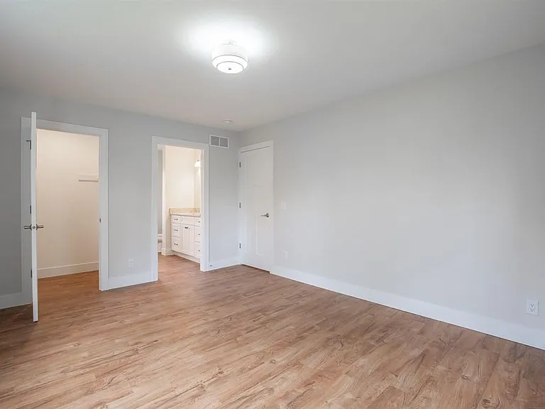 364 E Mac Arthur St — Photo 26