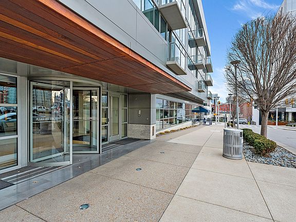 5th image of 1212 Laurel St APT 1510