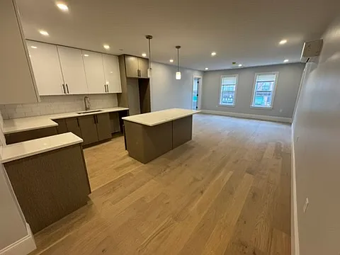 425 Market St Photo 1