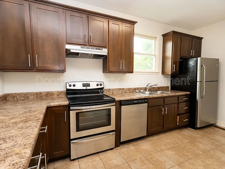 226 N Hickory St — Photo 8