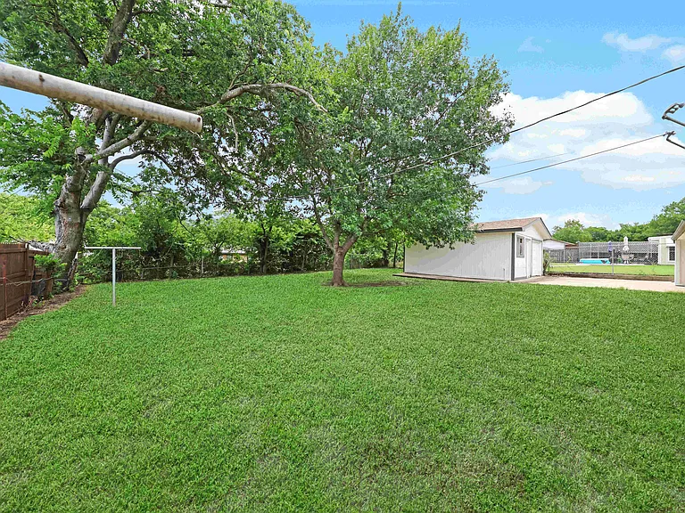 116 W Arlo Rd — Photo 23