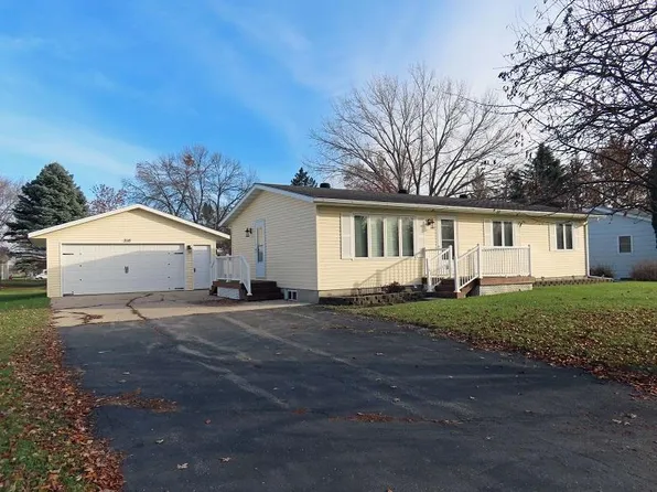 316 Oriole Ave N, Thief River Falls, MN 56701