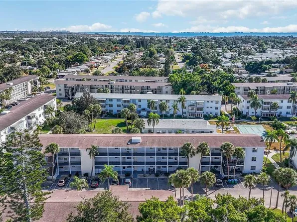 2044 Canal Dr #M37, Bradenton, FL 34207