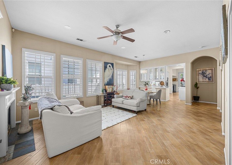 1st image of 30 Garden Gate Ln