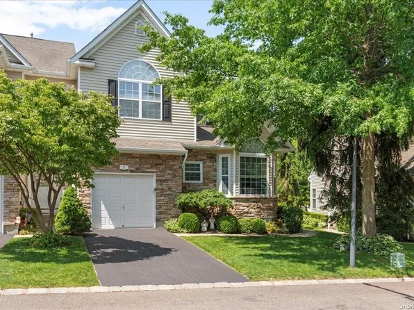 7 Mohannis Way #n/a, Kings Park, NY 11754