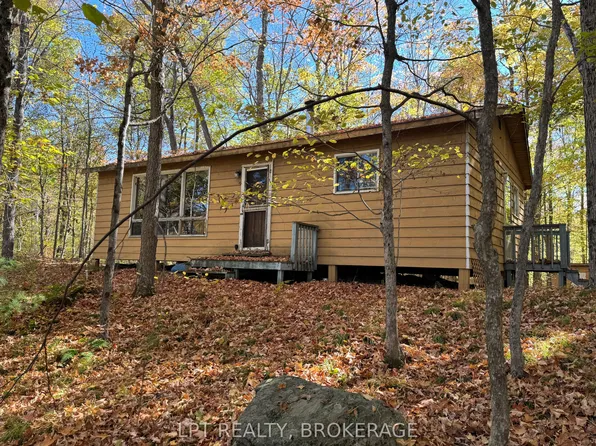 500 Yvon Ln, Rideau Lakes, ON K0G 1X0