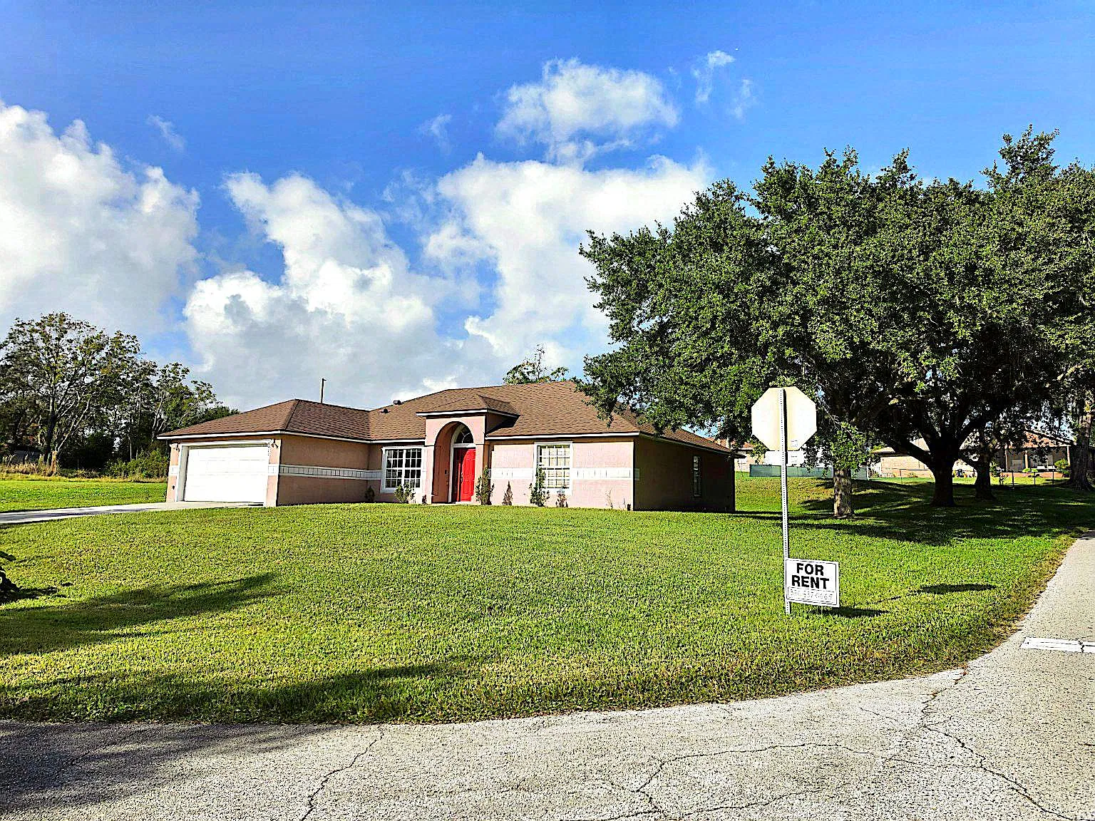4 bed, 1936 sqft, $2,300 — Photo 4