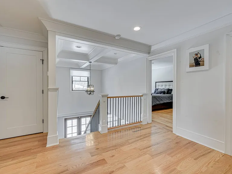 18 Sea Gate Ave — Photo 18