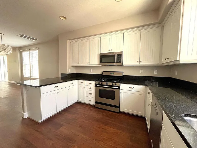820 Harbor Cliff Way #260 — Photo 4