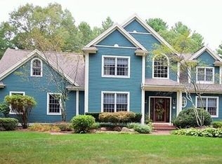 31 Talbott Farm Dr, Mendon, MA 01756