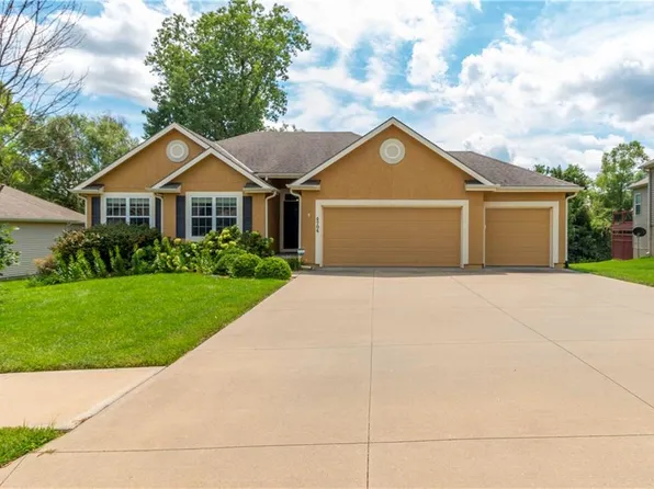 4704 Donnelly Dr, Saint Joseph, MO 64506