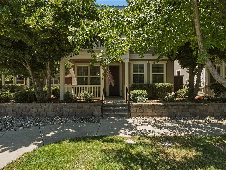 3169 Parkham Dr — Photo 1