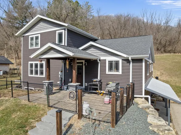 W4824 Puent Rd, La Crosse, WI 54601