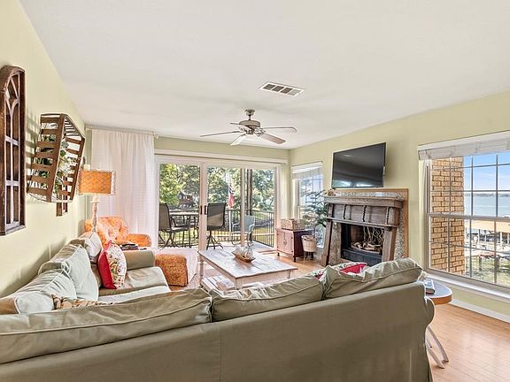 4th image of 160 Peninsula Point Ter