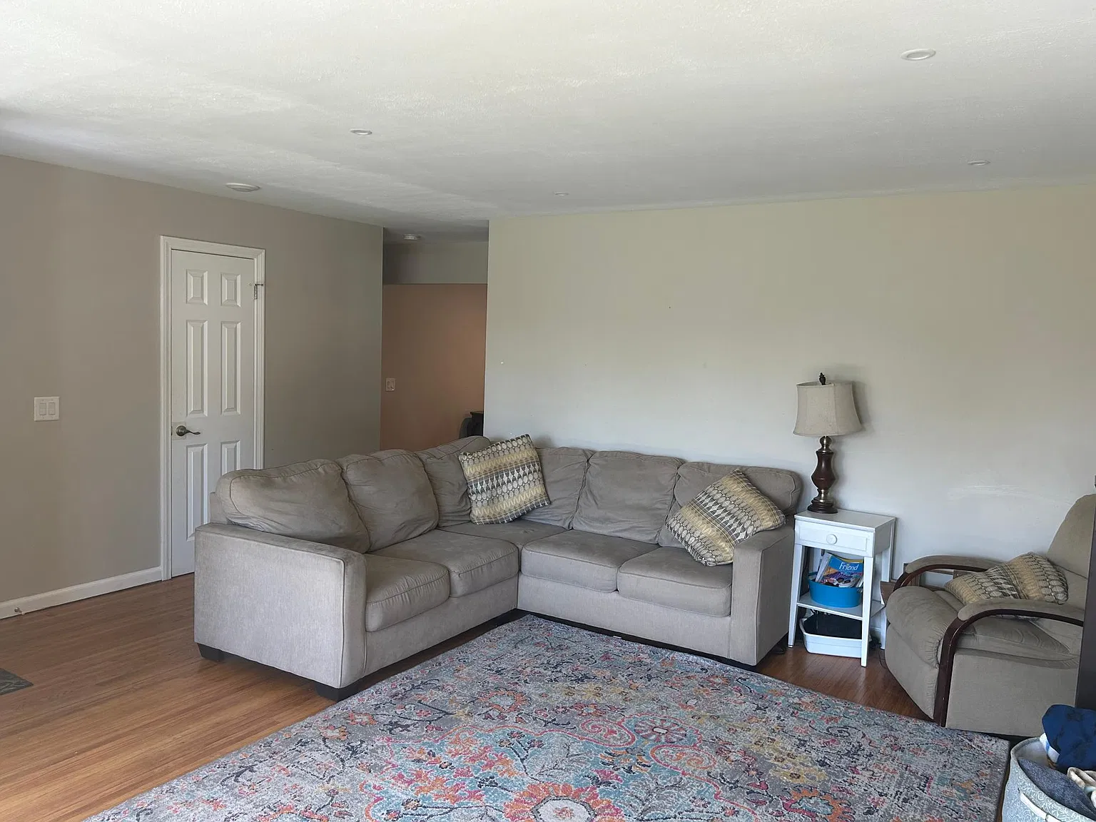 3 bed, 1178 sqft, $2,300 — Photo 2