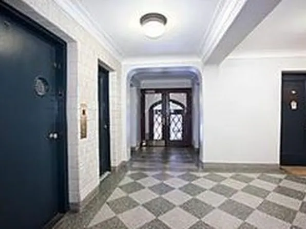 319 West 18th Street image 8 of 18