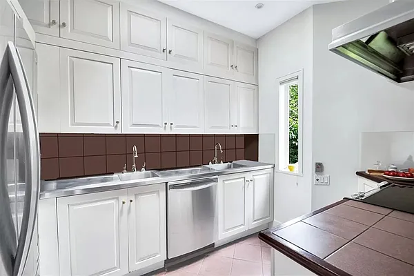 Rented by Corcoran | media 29