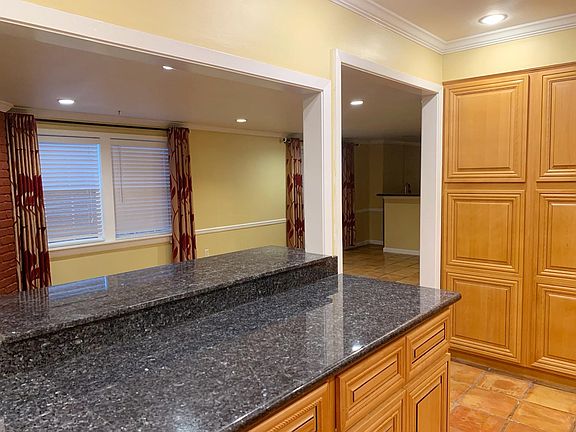 2nd image of 1105 Beverly Garden Dr