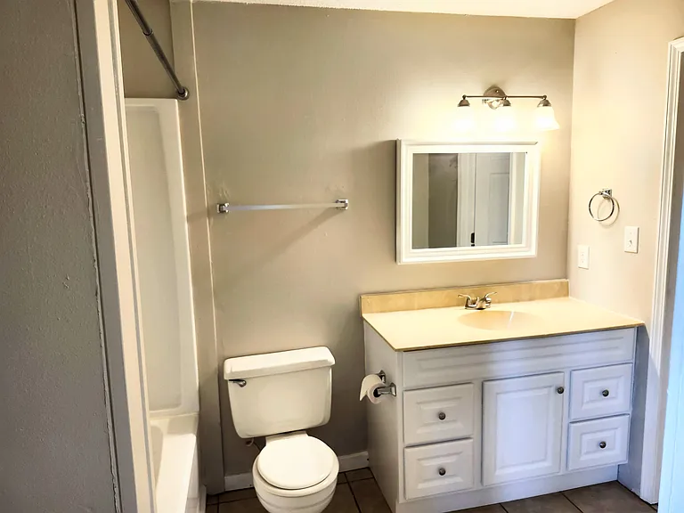 2519 Beech St #A — Photo 16