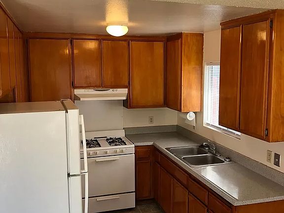 3rd image of 3313 Island Ave