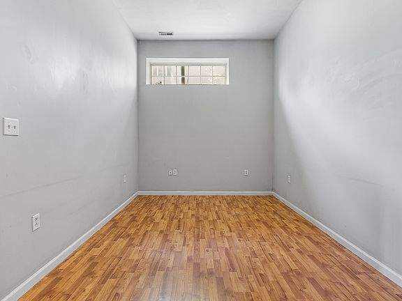 3rd image of 400 Forest Ave #11267896
