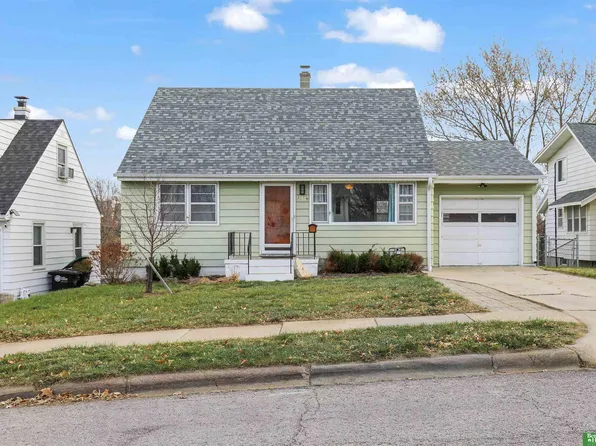 2119 S 49th Ave, Omaha, NE 68106