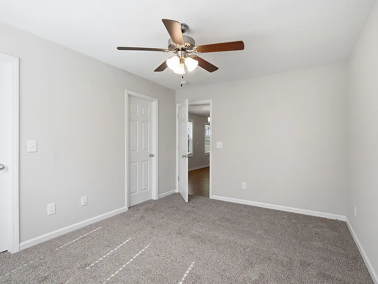 222 Cave St #B — Photo 16