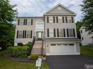 9 Kozekowski Ave, Parlin, NJ 08859