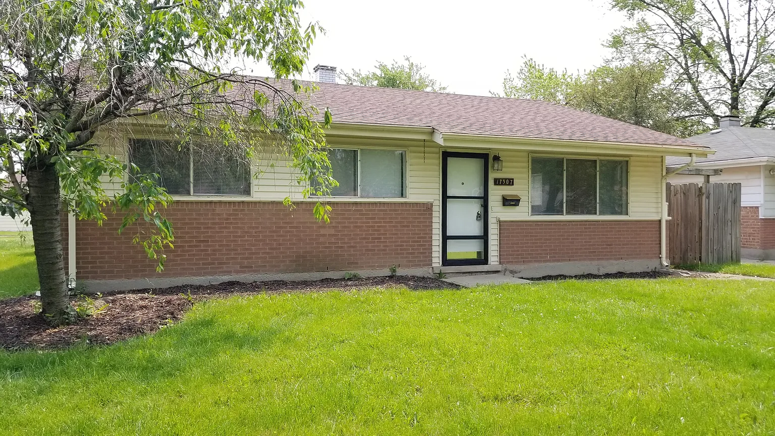 17307 Community St photo 1