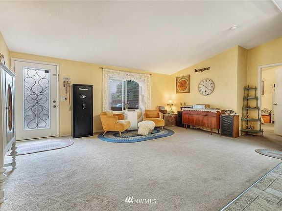 3rd image of 25728 Pacific St