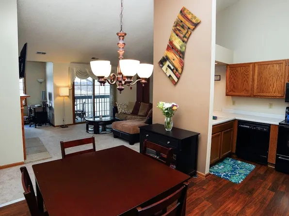 909 Quinlan Dr, Pewaukee, WI 53072