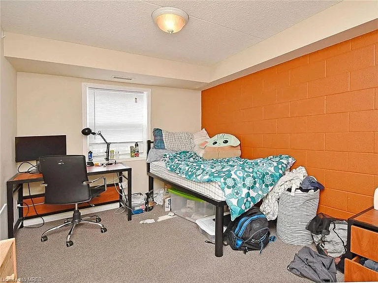 261 Lester St #204-5 — Photo 12