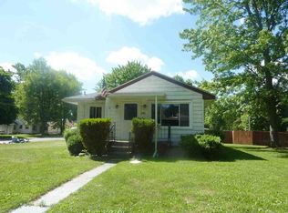 723 W Saint Clair St, Almont, MI 48003