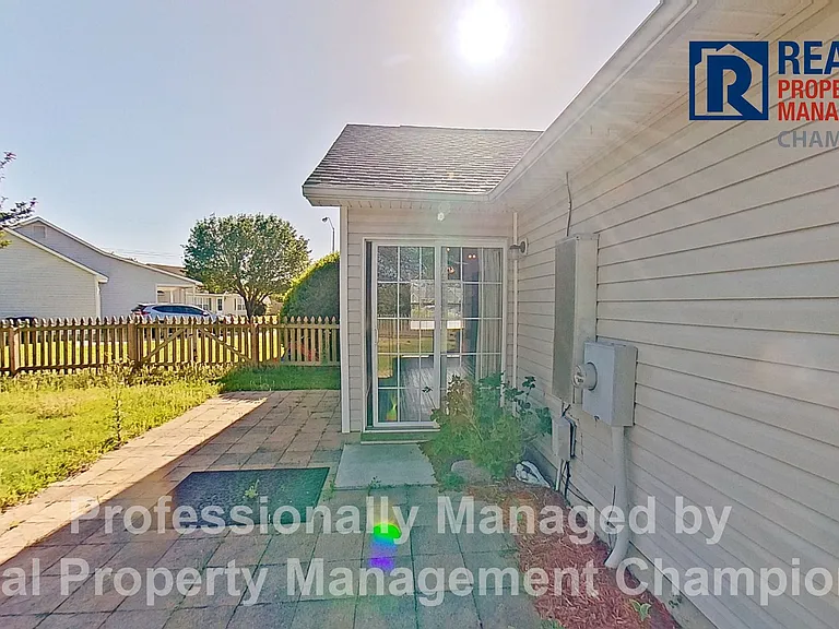 802 Plainfield Ct — Photo 28