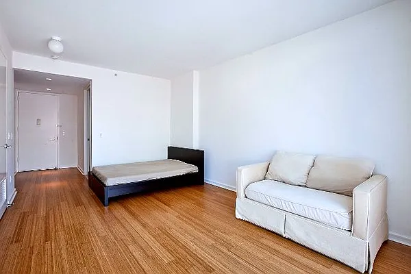 Rented by New York Residence | media 23