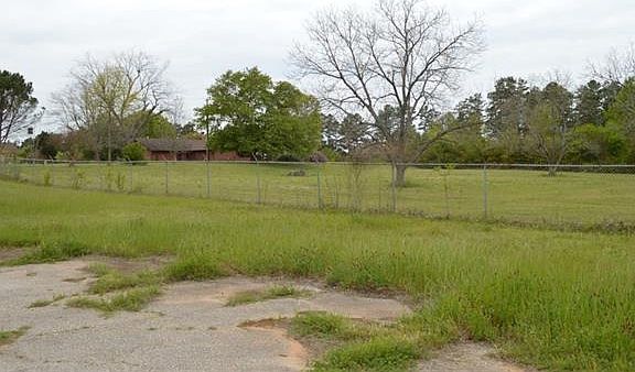 2nd image of 1352 State Highway 43 E