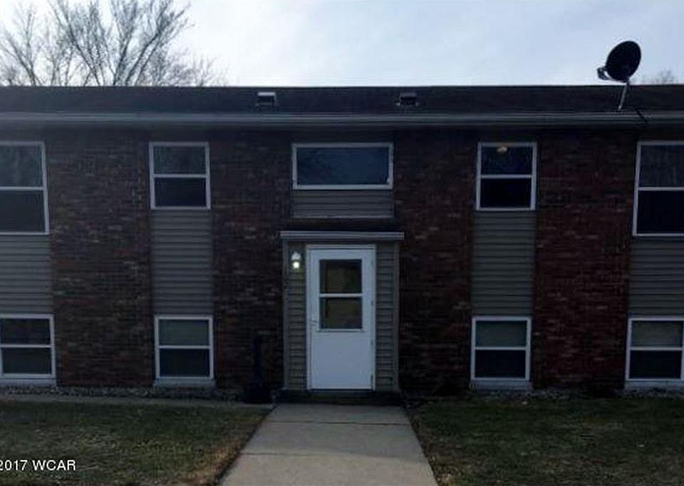 1st image of 102 E Chestnut St