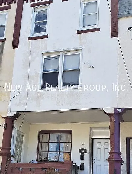 661 N 33rd St #1 — Photo 1