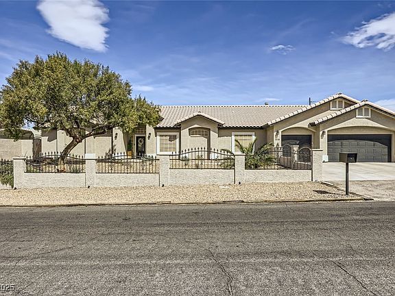 3rd image of 1630 Sundown Dr