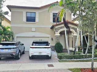 10032 NW 87th Ter, Doral, FL 33178