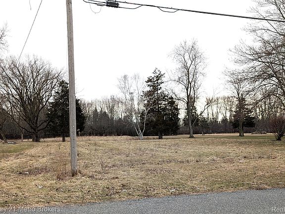 3rd image of 2840 Tatham Rd