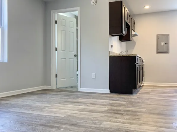 Roosevelt Blvd E 133, 133 E Roosevelt Blvd APT 4, Philadelphia, PA 19120