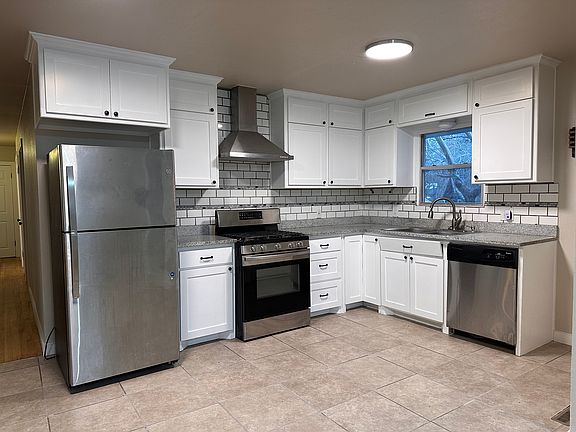 4th image of 6567 Malvey Ave