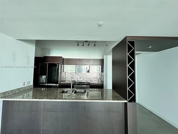4th image of 951 Brickell Ave APT 2707