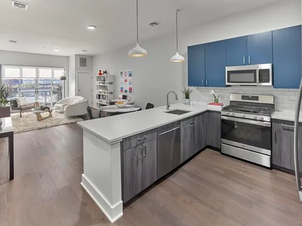 260 Avenue East image 9 of 24