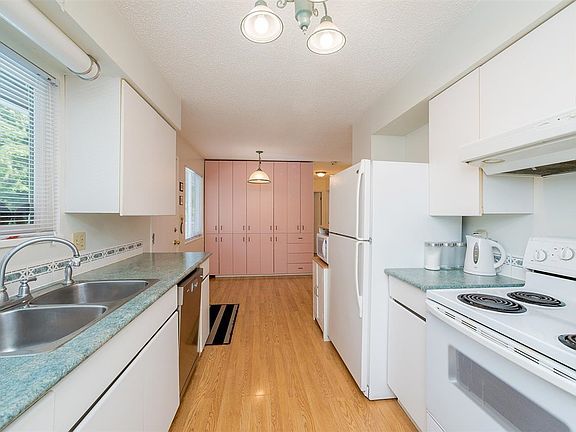 5th image of 11781 71a Ave