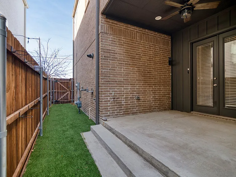 218 Wimberly St — Photo 23